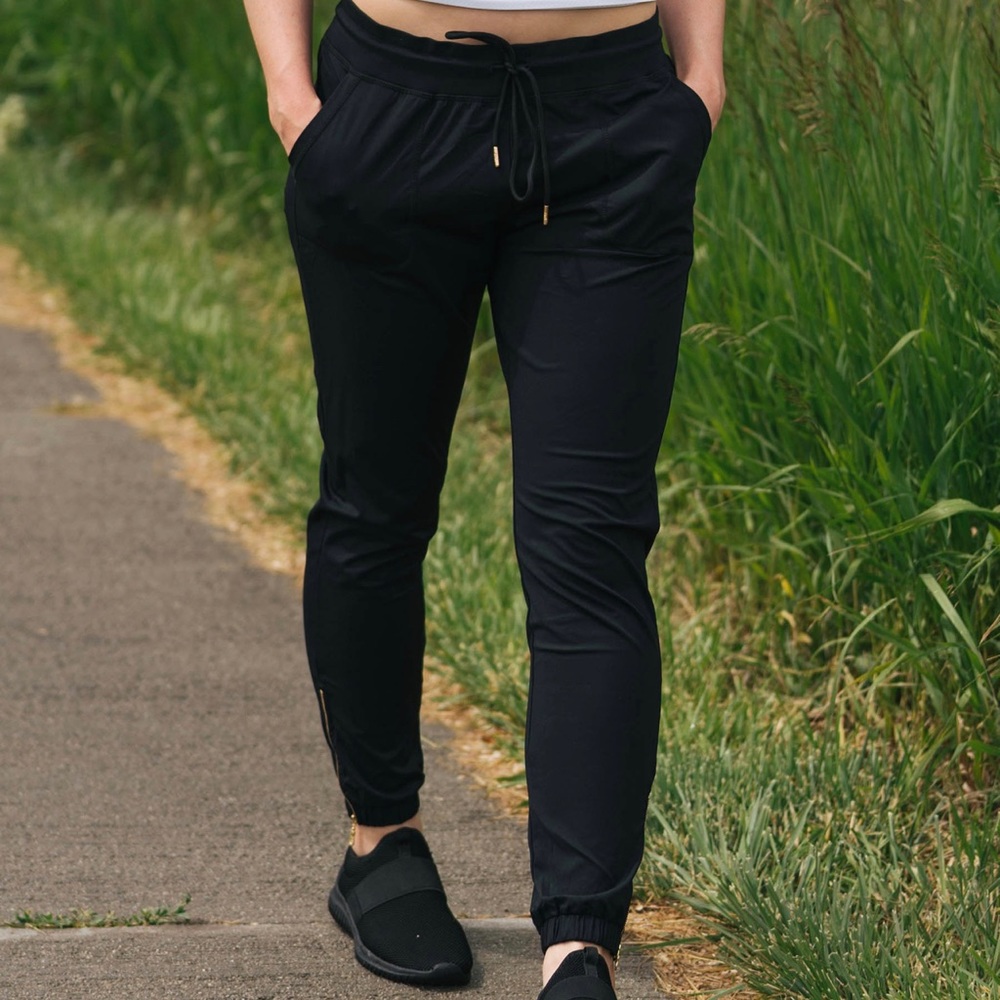 Black peak zipper joggers